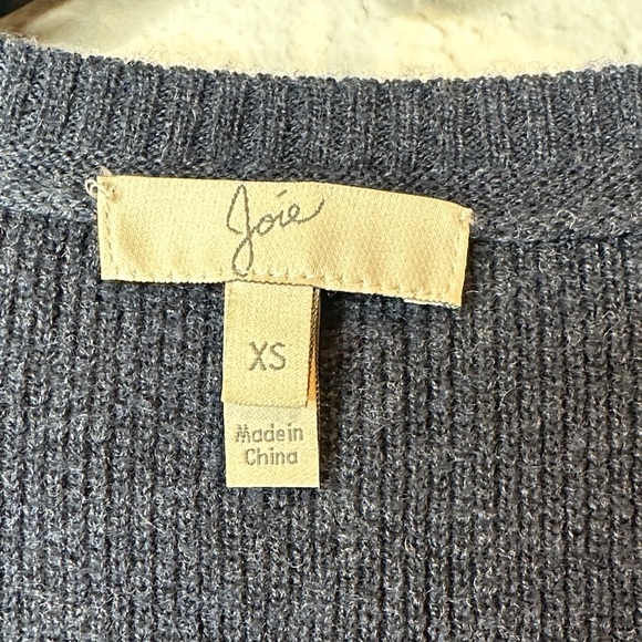 Joie Deep Blue V-Neck Sweater Size XS Cozy and Soft! - Picture 2 of 10